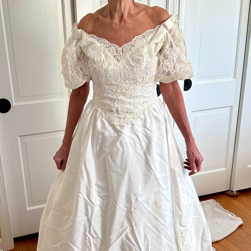 Vintage Wedding Gown, white, size 8 fits 4.